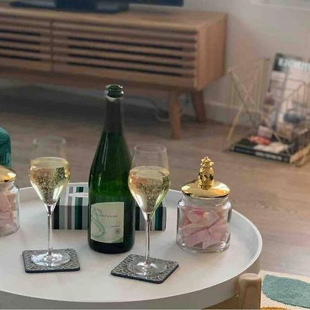 Dom Perignon , Au Coeur Du Centre-Ville D'Épernay Extérieur photo